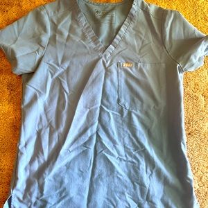 Figs Medium scrub top